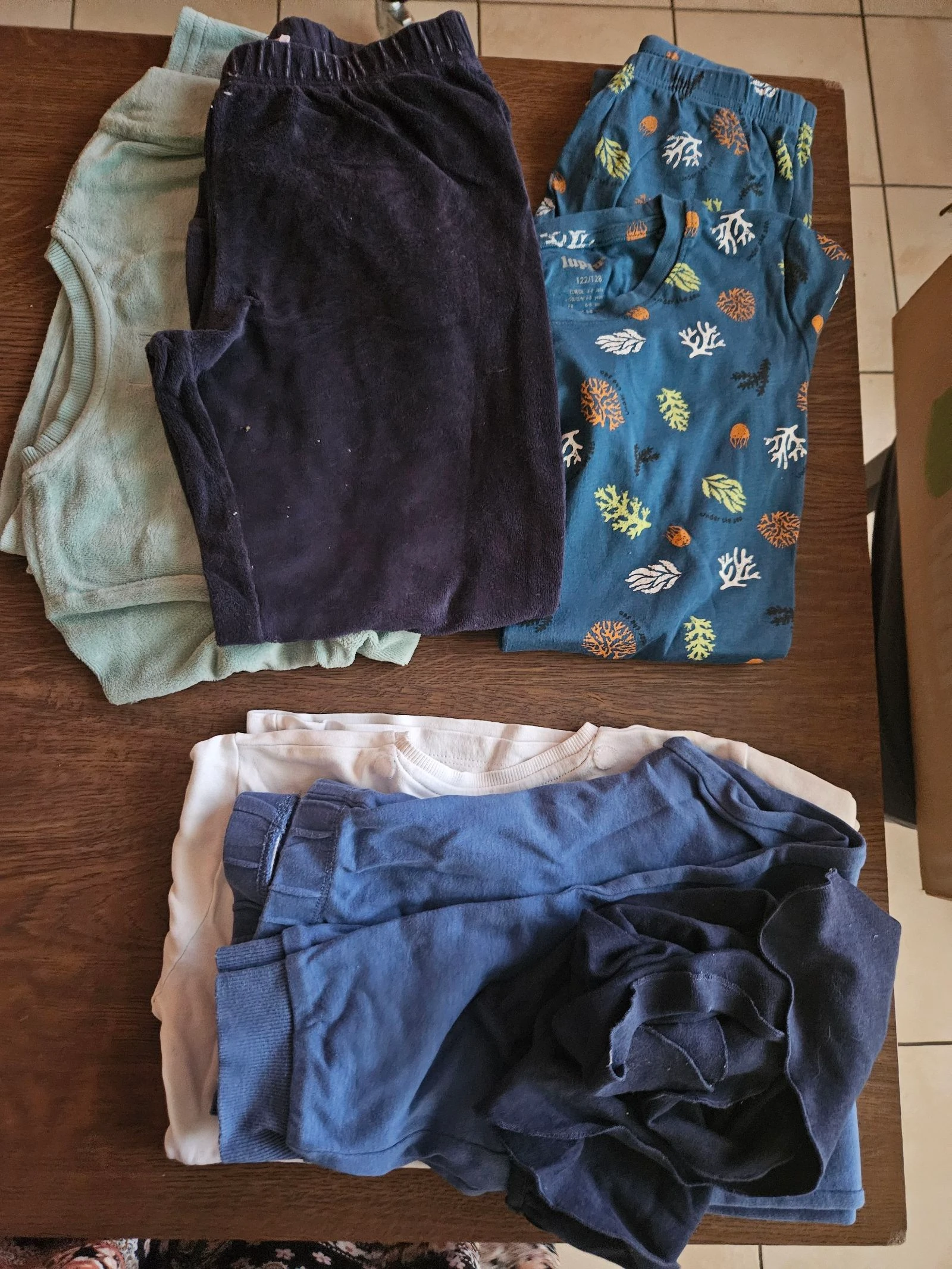Clothing lot – photo 14